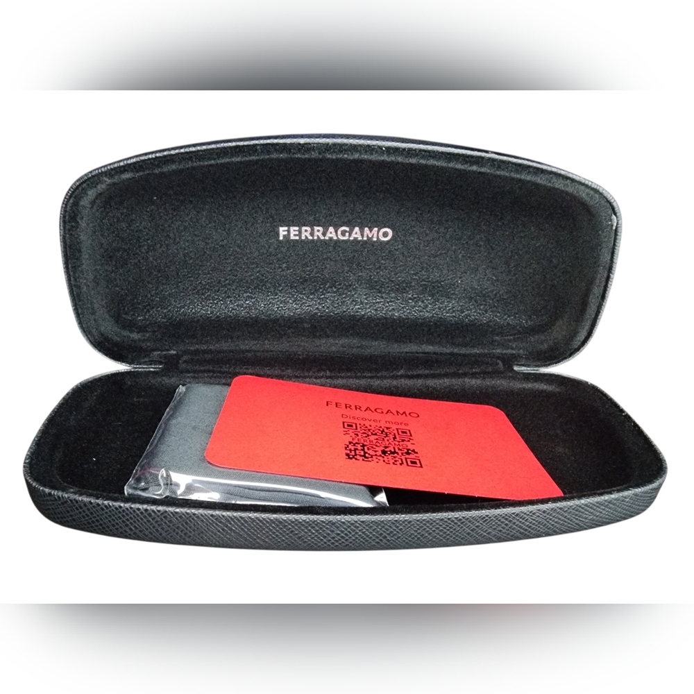 NWOT Salvatore Ferragamo Hard Sunglass Case W/Lense Wipe - Picture 2 of 5